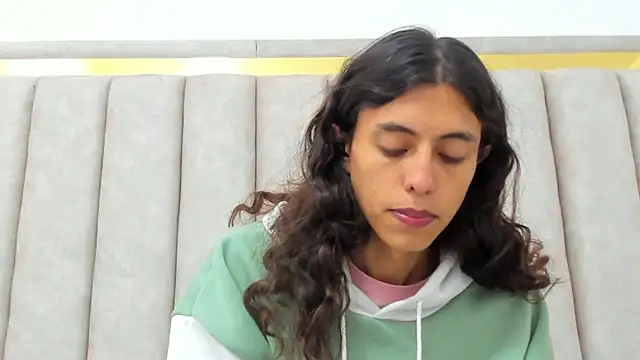 FreyaMoller online show from March 18, 7:19 pm