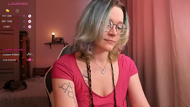 alisahug online show from November 11, 8:00 am