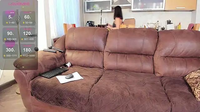 NikkiNSerdron online show from December 22, 4:04 am