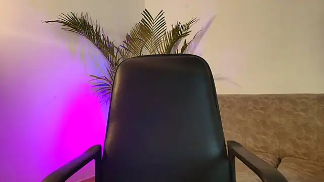 Snapshot of Susana_hank2 chatting on October 21, 3:49 pm Susana hank2 online show from October 21, 3:49 pm