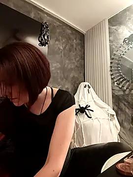 Snapshot of IsisBlake chatting on October 17, 5:38 pm IsisBlake online show from October 17, 5:38 pm