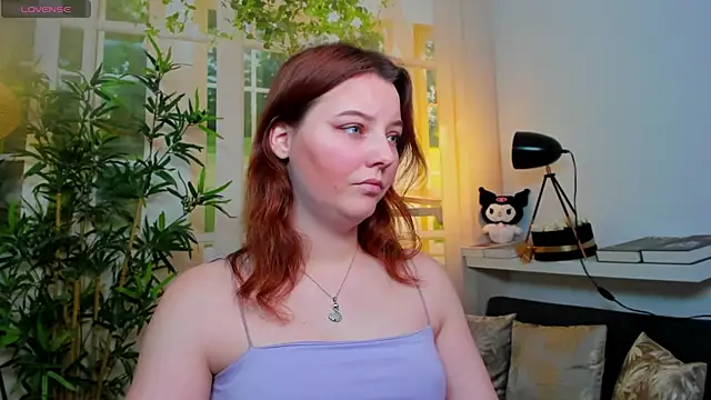 pretty little thing online show from February 2, 5:34 pm