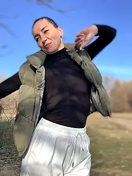 Crazy-Rosa online show from November 11, 8:00 am