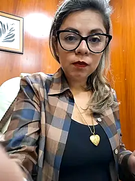 Snapshot of Cata_Office-12 chatting on September 23, 3:32 pm Cata Office-12 online show from September 23, 3:32 pm