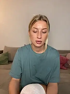 Snapshot of belle98 chatting on October 28, 3:40 pm belle98 online show from October 28, 3:40 pm