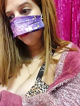 LoNa-daloua online show from April 1, 6:38 pm