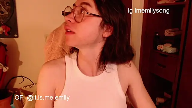 emily pearl  online show from February 10, 11:19 pm