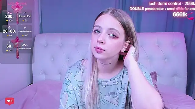 Snapshot of Alice_Halle chatting on October 23, 9:26 am Alice Halle online show from October 23, 9:26 am
