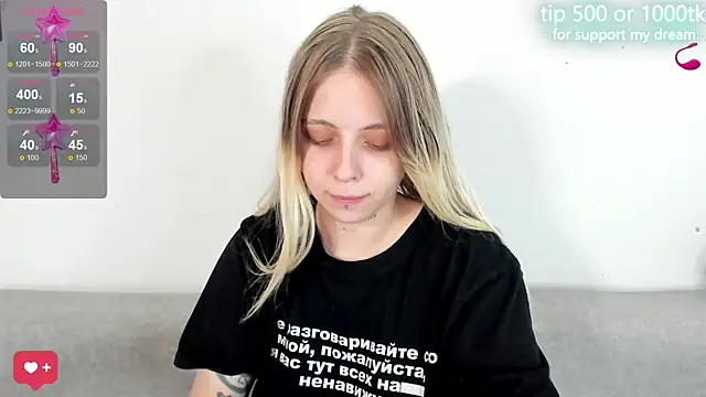 Snapshot of Alice_Halle chatting on September 12, 4:14 pm Alice Halle online show from September 12, 4:14 pm