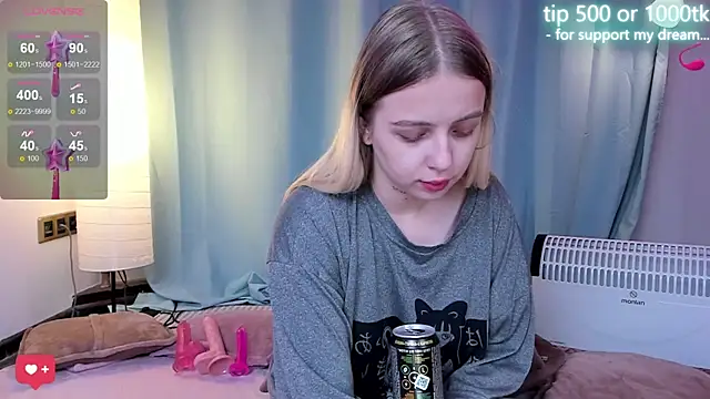 Snapshot of Alice_Halle chatting on September 24, 3:49 am Alice Halle online show from September 24, 3:49 am