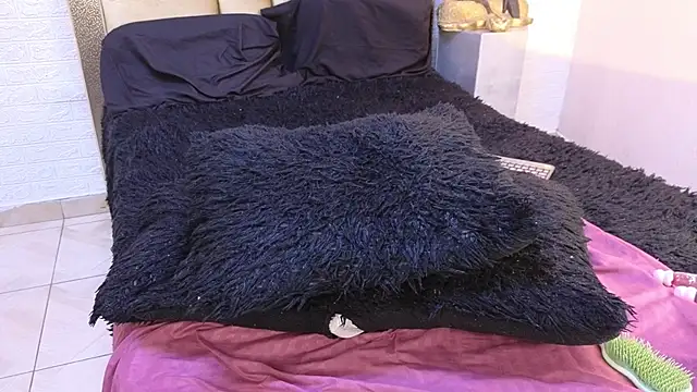 ximenawilliamss online show from December 19, 11:30 pm