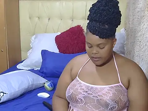 Snapshot of Xxxsluts chatting on October 28, 12:00 pm Xxxsluts online show from October 28, 12:00 pm