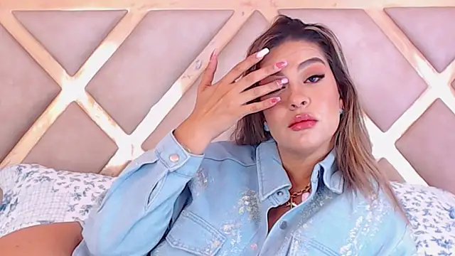 JoannaStanford online show from February 15, 9:58 pm