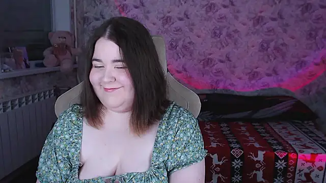 Estelle Hicks online show from March 9, 6:44 pm