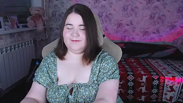 Estelle Hicks online show from March 18, 6:57 pm