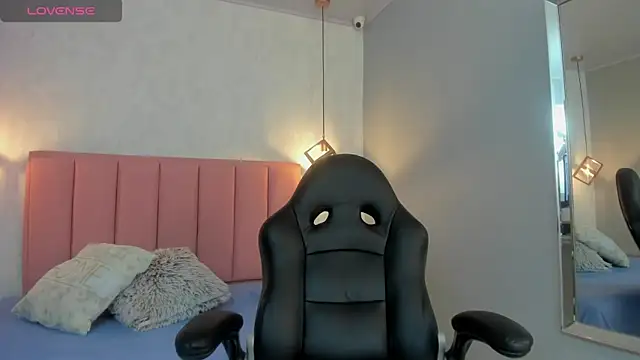 SUNNYCYRUS online show from September 24, 12:26 pm