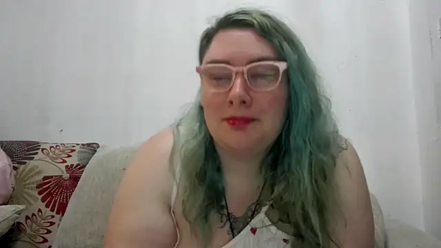 Bustycurves online show from April 18, 11:59 pm