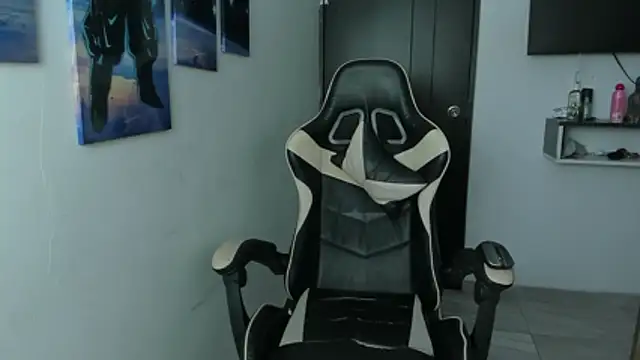 naomi berckley online show from January 9, 4:17 am