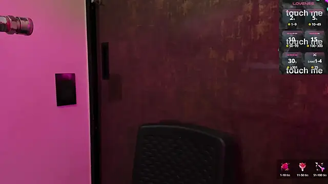 issie cute online show from March 5, 8:04 pm