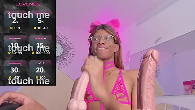 Snapshot of Tiffany_Valentine15 chatting on October 21, 7:18 pm Tiffany Valentine15 online show from October 21, 7:18 pm