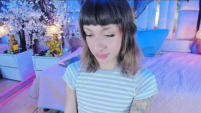 MadisonWood01 online show from December 5, 7:19 am