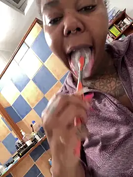 Goddess Nafeesha online show from December 22, 9:40 pm