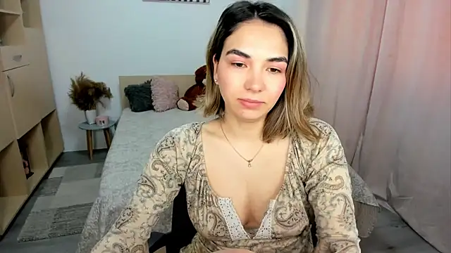 Alexa Dolly12 online show from April 29, 8:39 am