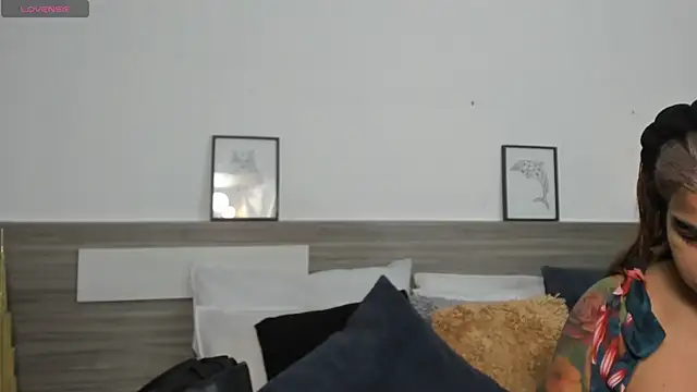 SaraaJhonsonn online show from April 26, 2:04 pm