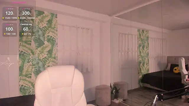 loly marce online show from April 17, 8:11 pm