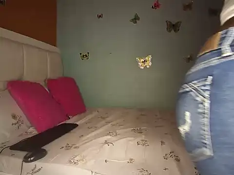 Sparkles J online show from April 13, 5:36 pm