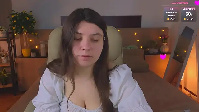 Viola  Shy online show from April 15, 8:31 pm