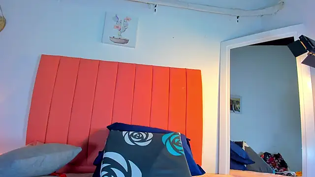 valen rose0 online show from October 2, 12:21 pm