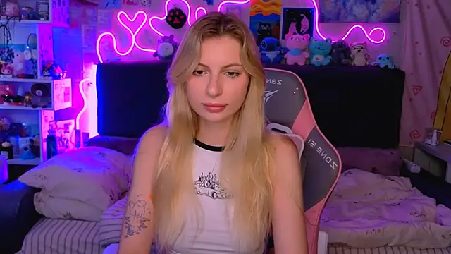 Maria Hunt online show from November 7, 4:40 am