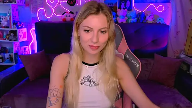 Maria Hunt online show from October 23, 4:40 am