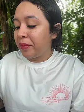 Pretty Isadora online show from February 15, 4:28 pm