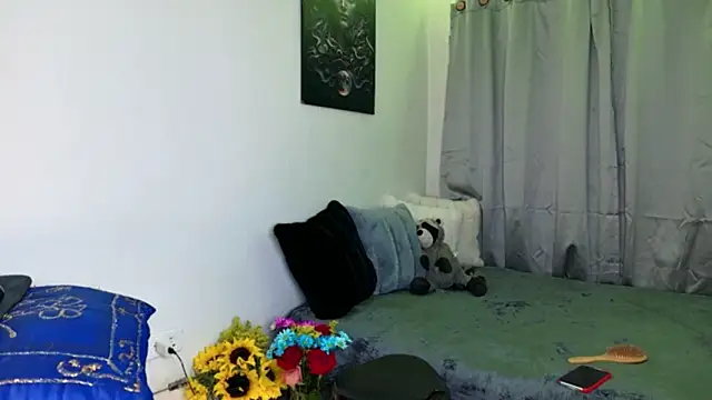 Snapshot of Stefhania_susej chatting on October 18, 9:23 am Stefhania susej online show from October 18, 9:23 am