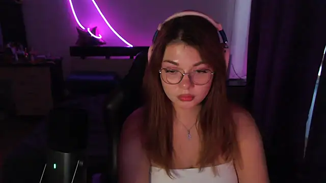 helengilmor online show from October 14, 1:46 pm