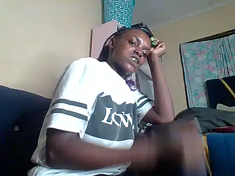 awino001 online show from April 5, 10:20 pm