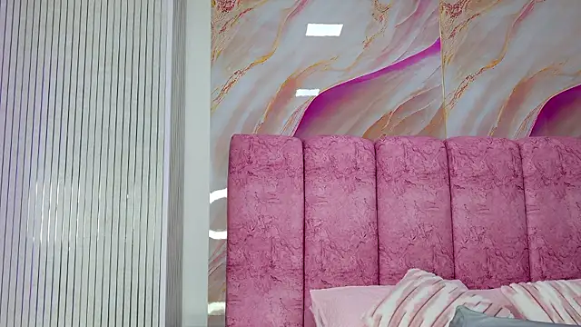 kendal rossi online show from February 24, 12:15 pm