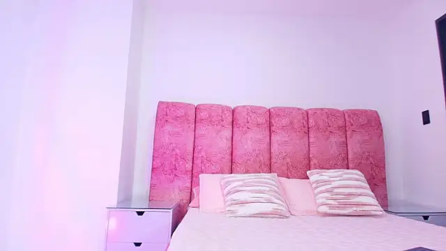 kendal rossi online show from November 24, 12:07 pm