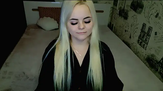 lovely-eyes online show from February 8, 9:29 pm