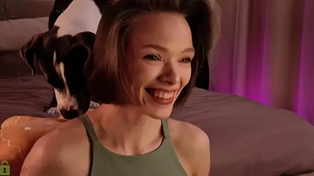 Eva Natsumi online show from December 4, 8:20 pm