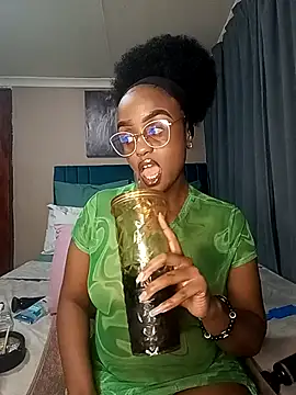 Queen-Chocolate online show from September 25, 3:16 am