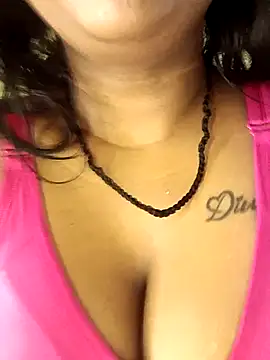 Snapshot of SEXY_MAYA__ chatting on October 15, 12:24 am SEXY MAYA   online show from October 15, 12:24 am