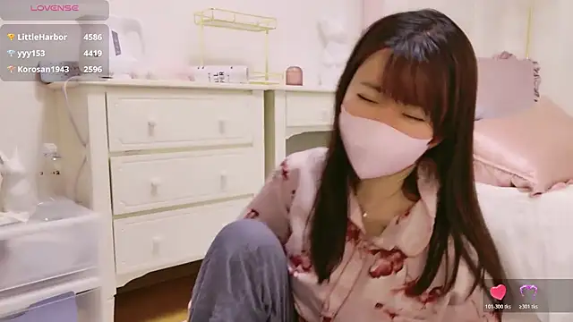 maii- online show from March 8, 9:18 pm