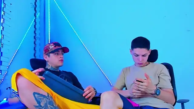HOT boy2025 online show from October 12, 3:53 am