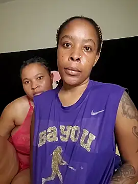 R-thequeen online show from April 18, 11:35 am