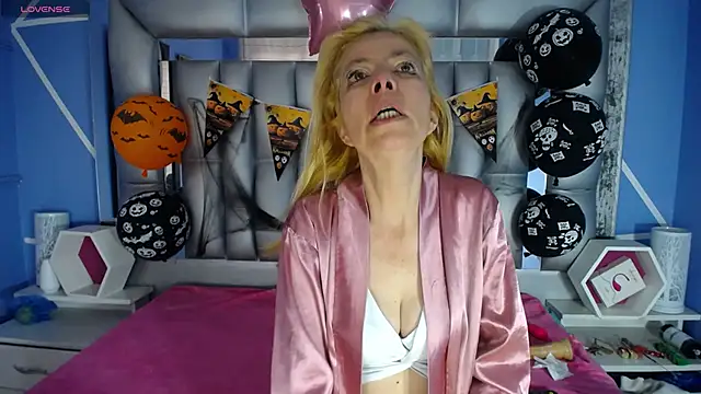 sophia ny online show from October 31, 2:21 pm