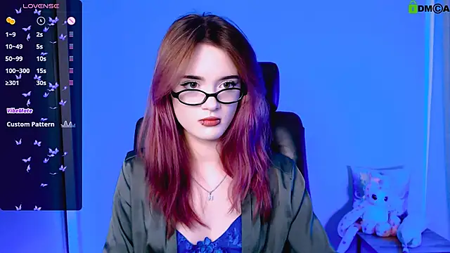 liana kisses online show from September 25, 7:45 pm