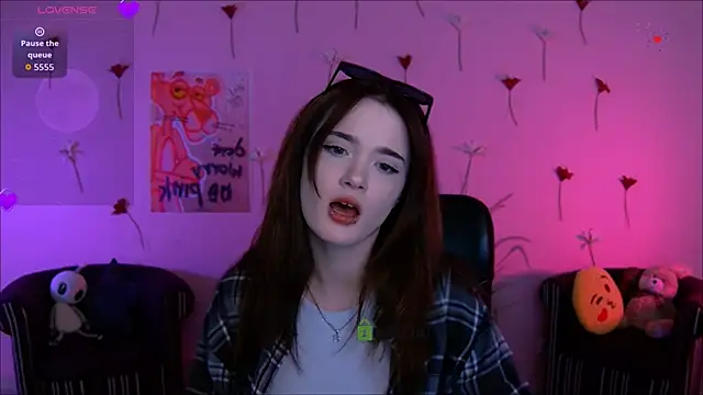 liana kisses online show from April 14, 7:58 pm